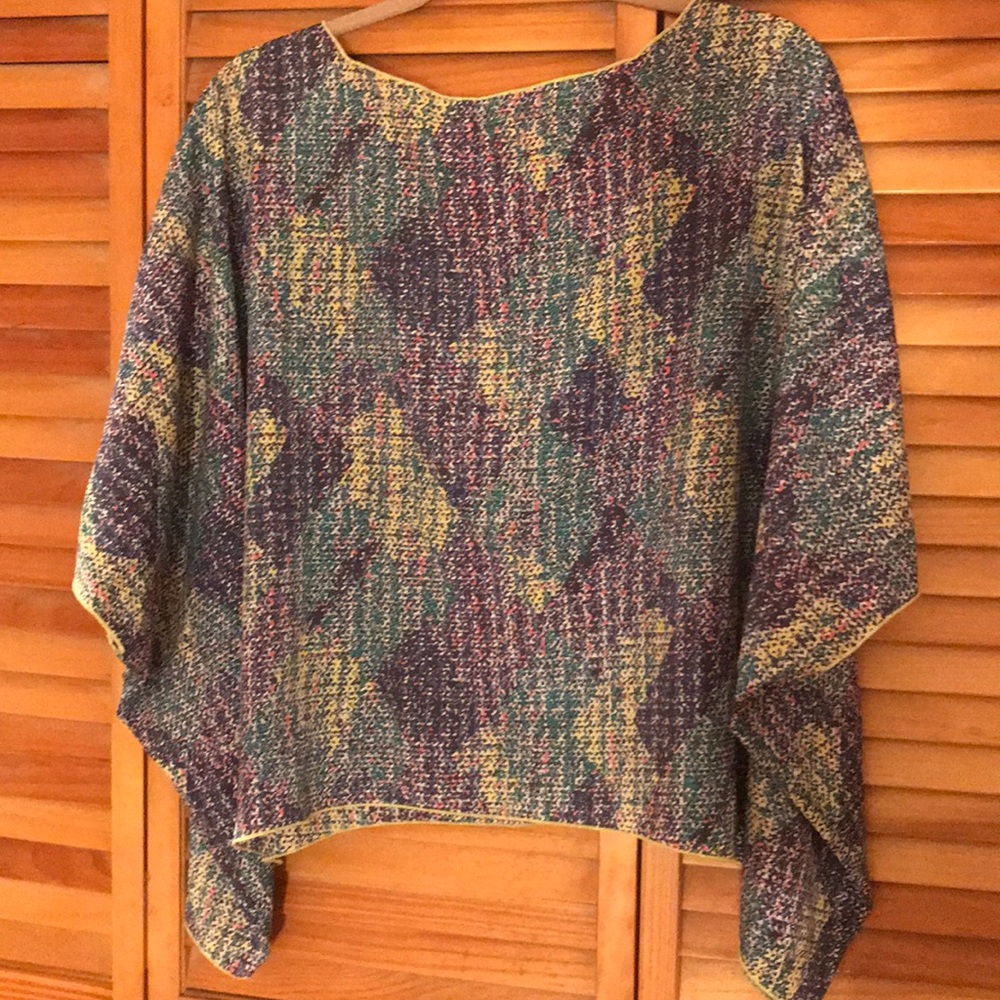 ⚜️Multi-Color Patterned Oversized Crop Top! - Picture 5 of 6